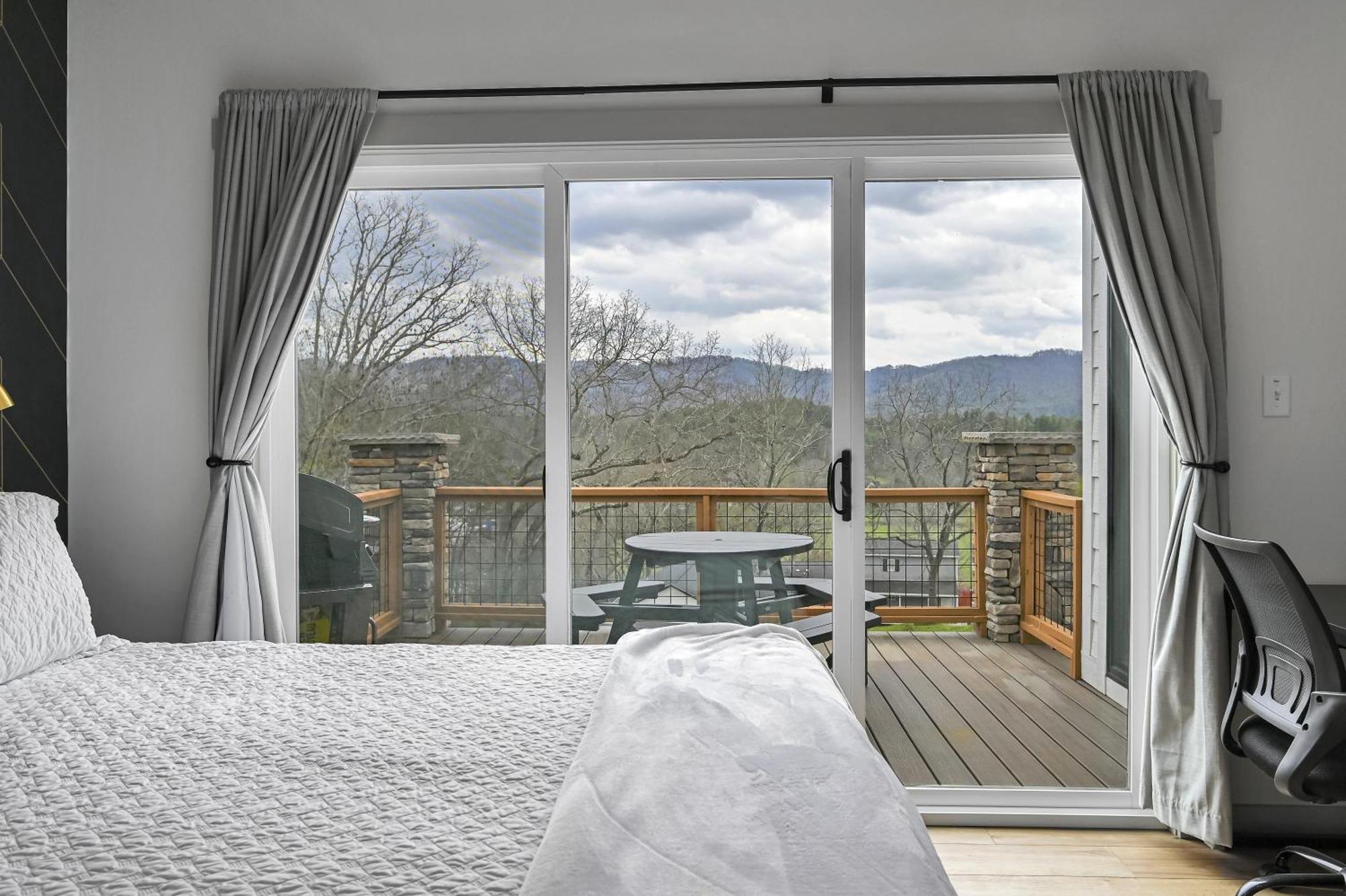 Mon Tresor, Modern Mountain Views With Deck Villa Weaverville Exterior photo